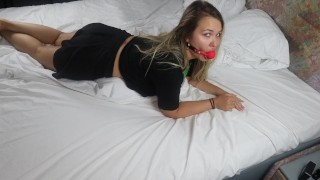 CASH or ASS? Amateur prefers to PAY with her ASS - and get Creampied